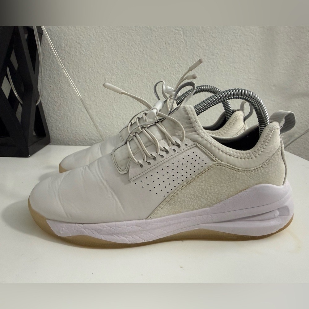 Clove Women's White Athletic Shoes - Picture 3 of 8